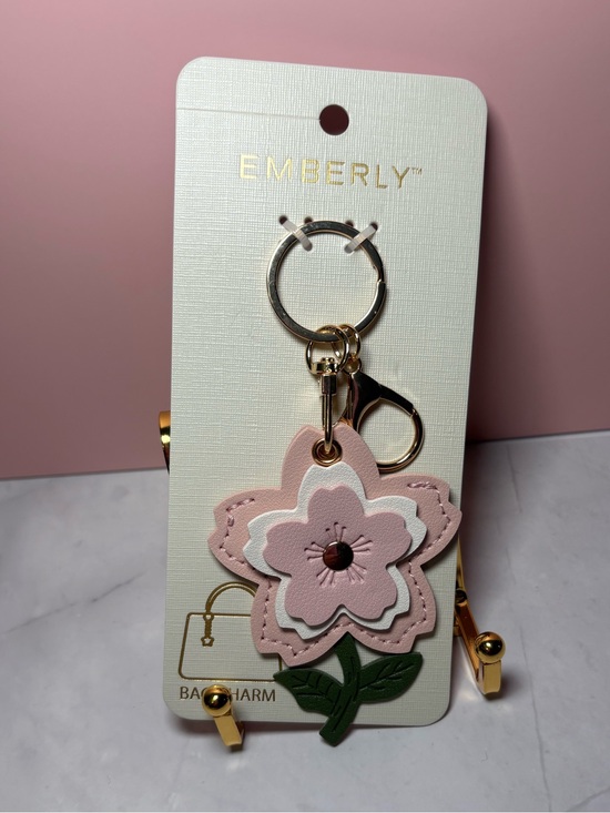 Emberly Accessories - 🌸 Emberly Pink Flower Bag Charm Keychain NWT